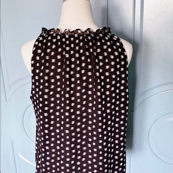 Max Studio Sleeveless Fully Lined Blouse - Picture 3 of 10